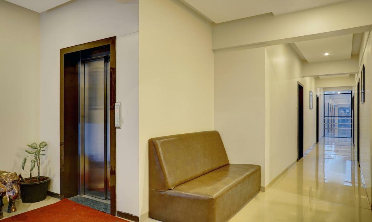 Treebo Bhagyashree Executive Hotel Mundhva Buitenkant foto