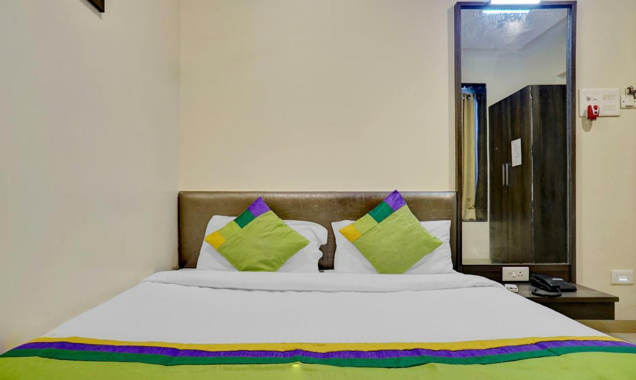 Treebo Bhagyashree Executive Hotel Mundhva Buitenkant foto